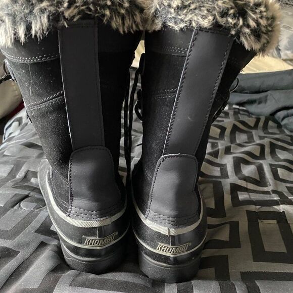 KHOMBU Black boot with faux fur to keep you feet warm for those cold days - Picture 5 of 12